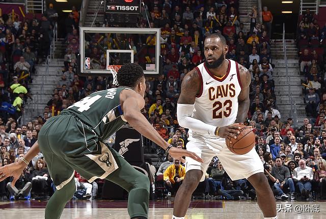 NBA凯尔特人加时争议三分绝杀雄鹿终结七连胜登顶引热议